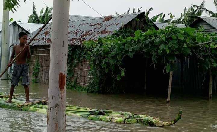 গাইবান্ধায় বন্যা পরিস্থিতির অবনতি, পানিবন্দি ৬৭ হাজার পরিবার