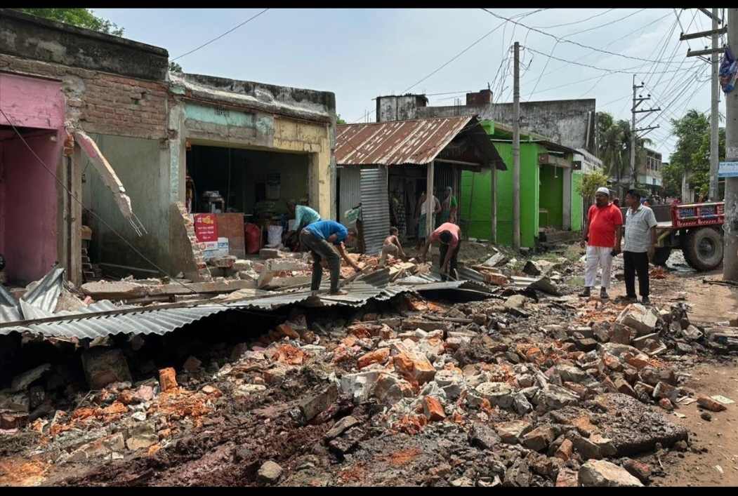 ব্রাহ্মণবাড়িয়ার সুহিলপুরে অবৈধ স্থাপনা উচ্ছেদ অভিযান চালিয়েছে ইউনিয়ন পরিষদ