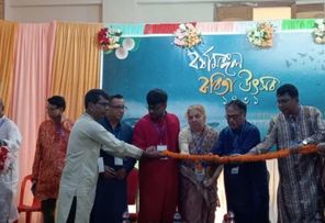 ব্রাহ্মণবাড়িয়ায় বর্ষামঙ্গল কবিতা উৎসবে উদ্বোধন অনুষ্ঠানটি সম্পূর্ণ হয়েছে