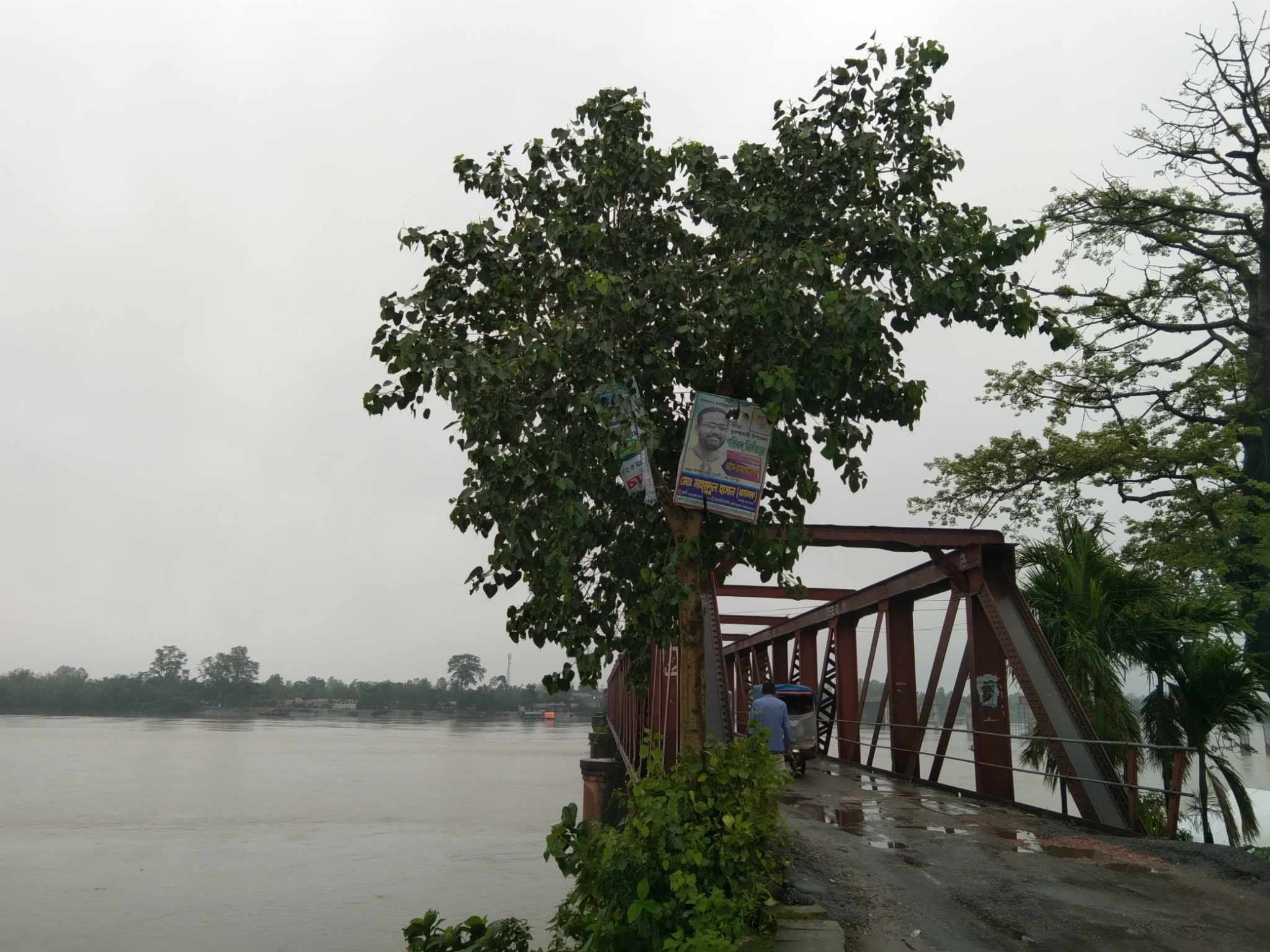 ভূরুঙ্গামারীতে দুধকুমার নদের পানি বিপদসীমার ২৮ সে.মি উপর দিয়ে প্রবাহিত হচ্ছে