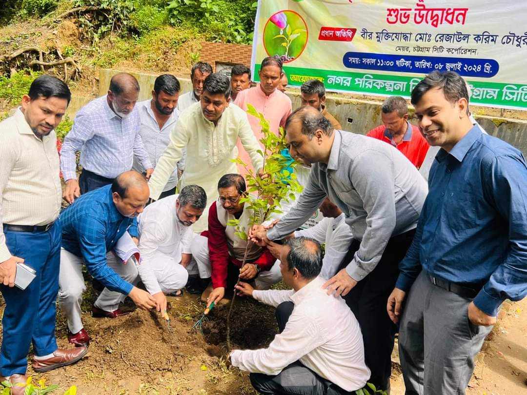 পরিবেশ রক্ষায় ৫ লক্ষ গাছ লাগাব: মেয়র রেজাউল