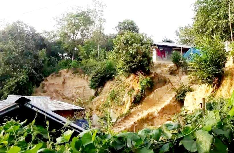 রাঙ্গুনিয়ার পাহাড়ে মৃত্যুর ফাঁদে ২০ হাজার মানুষ