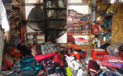 যশোরের মনিরামপুরে গার্মেন্টসের দোকান আগুনে পুড়ে লক্ষ টাকার মালামাল পুড়ে ছাই
