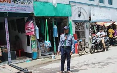 ঝিনাইদহের কোটচাঁদপুর শহরে যানজট নিয়ন্ত্রণে কাজ করছে কোটচাঁদপুর সরকারী মডেল পাইলট মাধ্যামিক বিদ্যালেয় স্কাউটরা