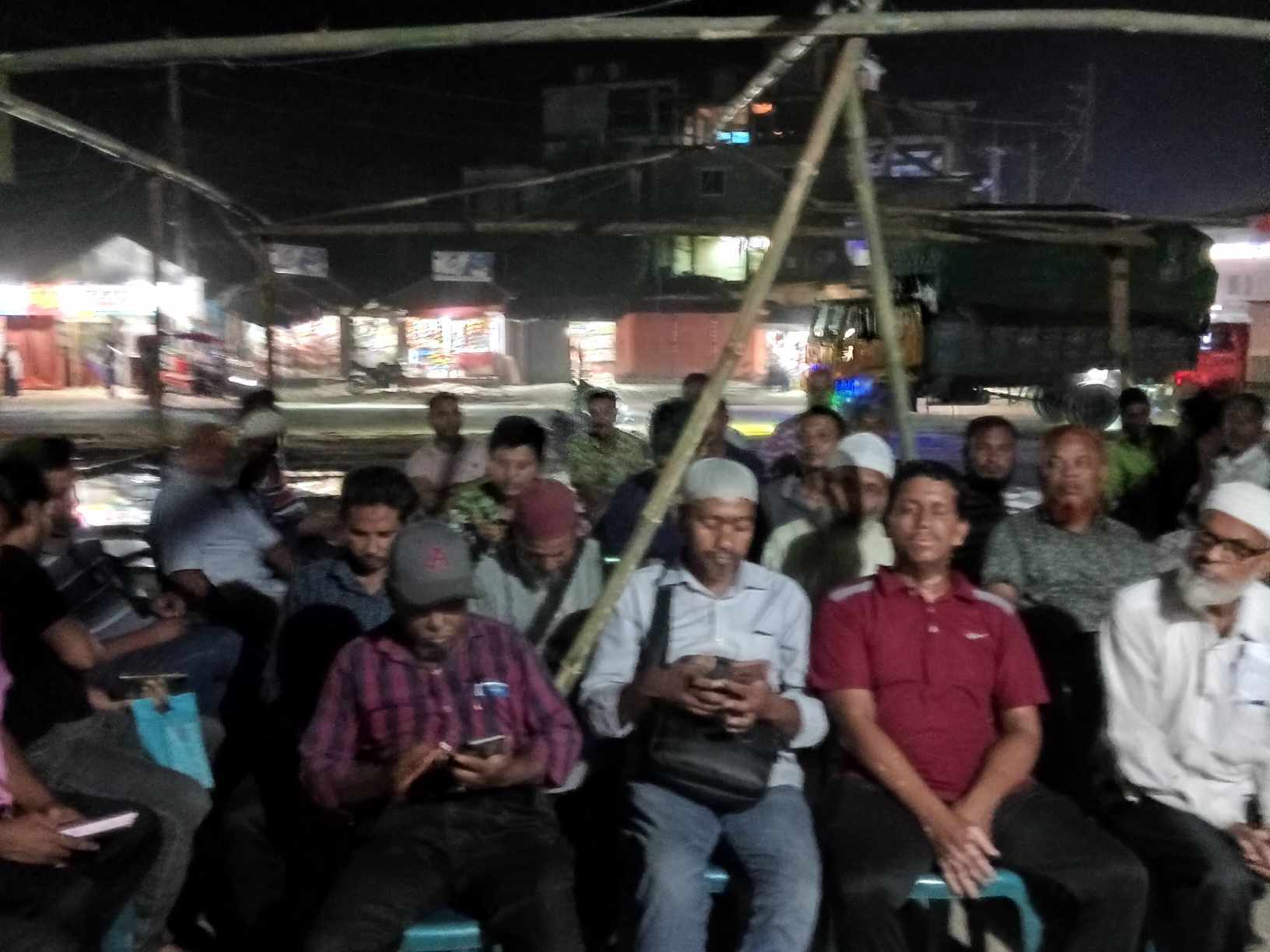 পলাশবাড়ীর নুনিয়াগাড়ী মৌজায় ভূমি অধিগ্রহণ কর্তৃপক্ষের ভুল সংশোধন করে ক্ষতিপূরণের অর্থ প্রদানে ভুক্তভোগী জমি মালিকদের সভা