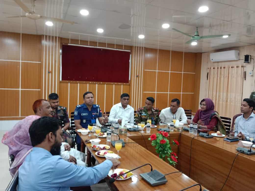 গোমস্তাপুরে জেলা প্রশাসকের মতবিনিময় সভায় সাংবাদিকদের ডাকেননি ইউএনও
