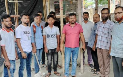 রূপগঞ্জে মন্দির পাহারা দিচ্ছে সাধারণ শিক্ষার্থী ও বিএনপির নেতাকর্মীরা