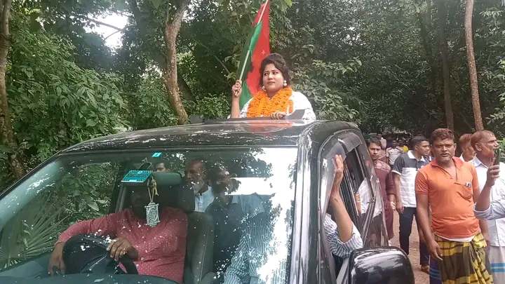 হোমনায় বাংলাদেশ জাতীয়তাবাদী কেন্দ্রীয় কমিটির যুগ্ম সাধারণ সম্পাদক মাকসুদা রিমার মোটরসাইকেল শোডাউন