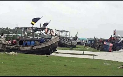 উত্তাল বঙ্গোপসাগরে ট্রলারডুবি