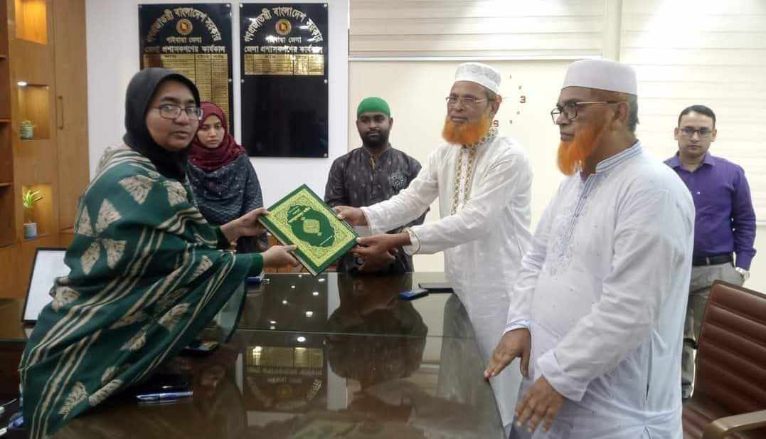 গাইবান্ধা জেলা প্রশাসক এর সাথে জামায়াত ও শিবিরের জেলা নেতৃবৃন্দের সৌজন্য সাক্ষাৎ
