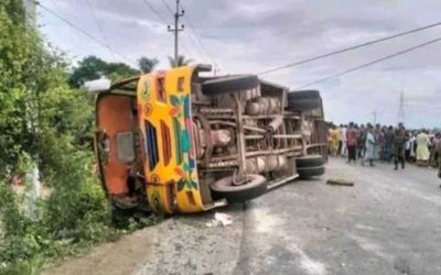 সরাইলে নিয়ন্ত্রণ হারিয়ে যাত্রী বাস উল্টে ঘটনাস্থলেই একজন নারী নিহত-হন,আহত ১৫