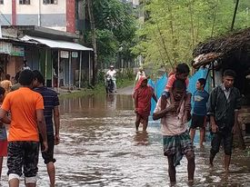 নিম্নচাপের প্রভাবে তিন দিনের ভারি বৃষ্টিতে যশোরের মনিরামপুর উপজেলার বিভিন্ন এলাকায় বন্যার সৃষ্টি