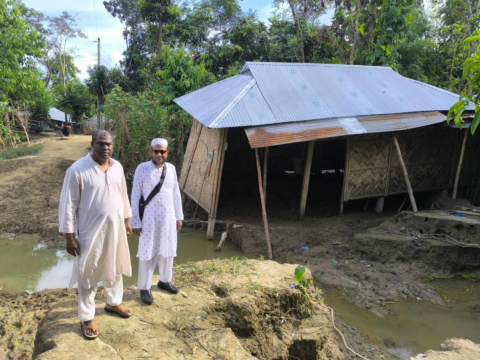বন্যায় ক্ষতিগ্রস্তদের পুর্নবাসনে মোহাম্মদ সুলতান এন্ড লতিবুন নেছা ফাউন্ডেশন