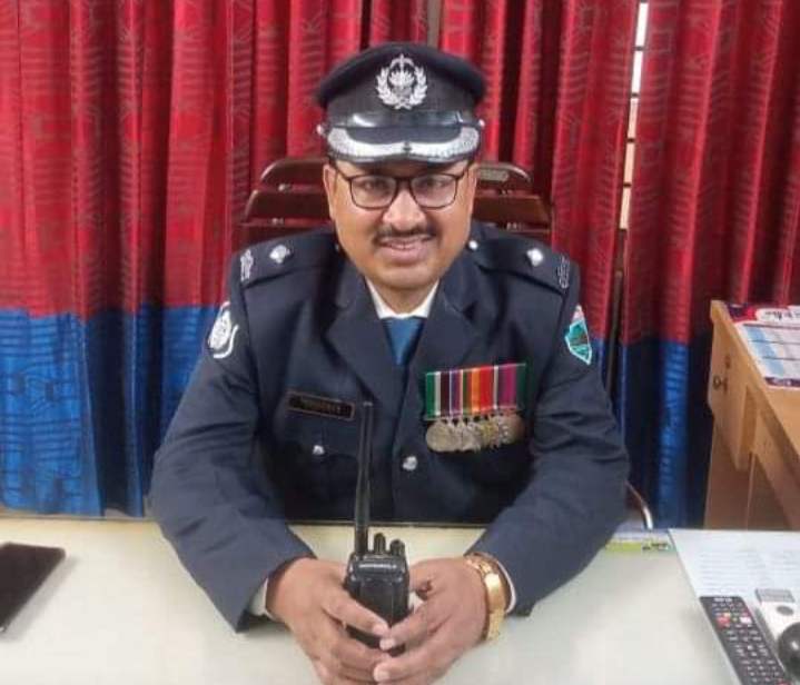 সাংবাদিকদের সাথে  মতবিনিময় করলেন বদলগাছী থানার নবাগত ওসি 