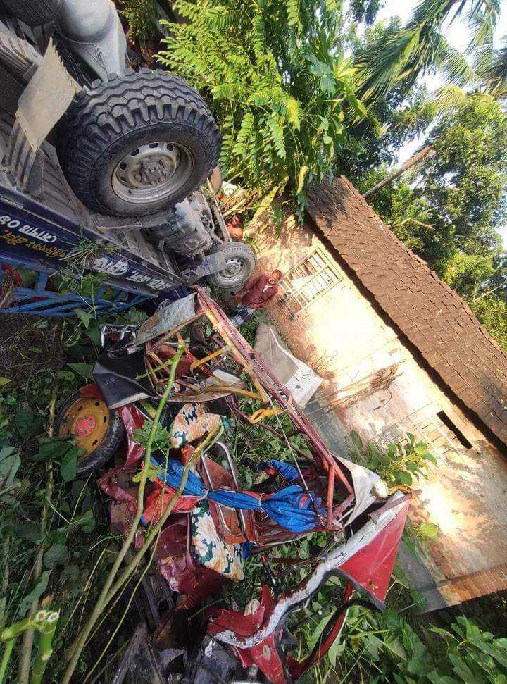 মনিরামপুরে সড়ক দুর্ঘটনায় চারজন গুরুতর আহত