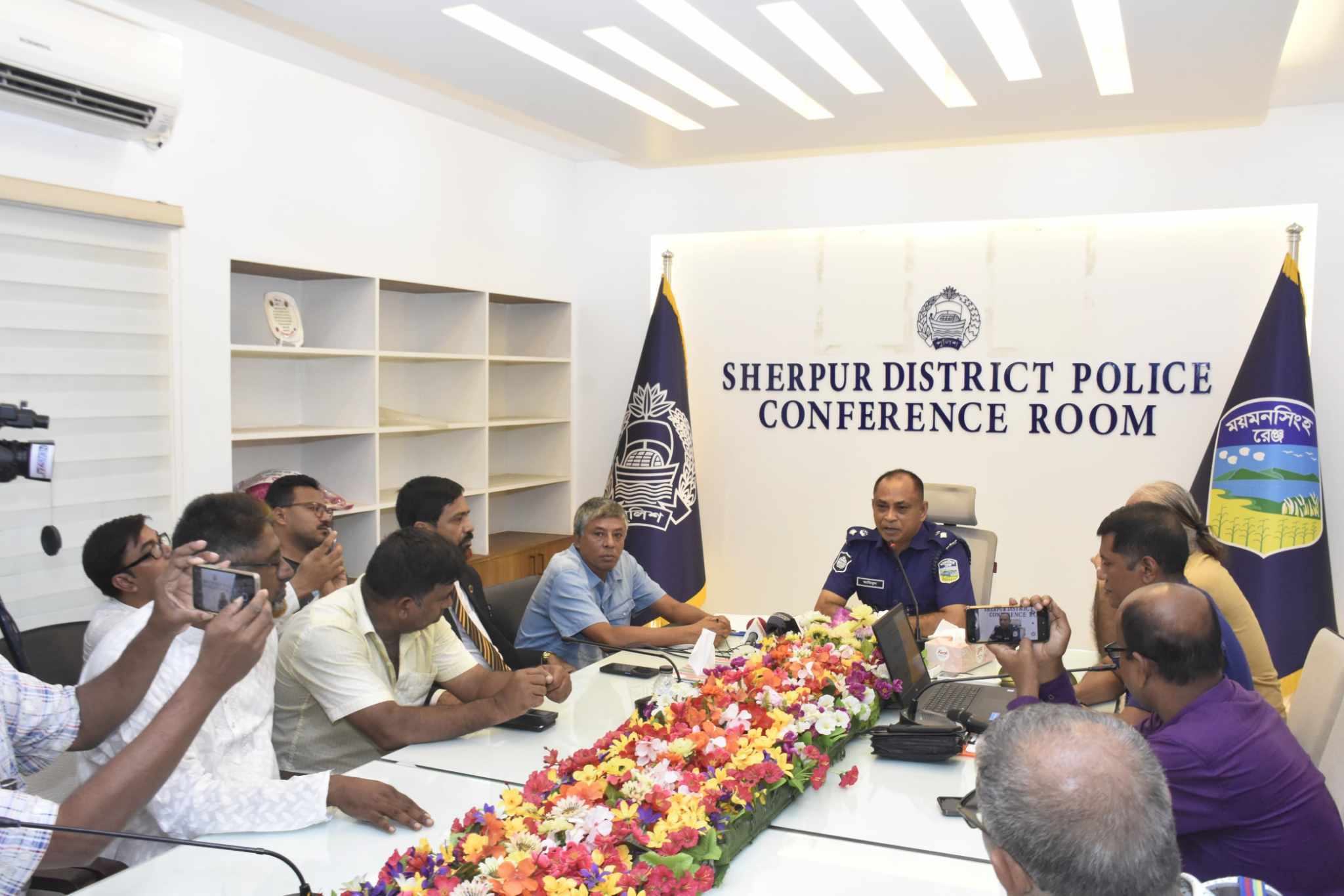 শেরপুরে সাংবাদিকদের সাথে নবাগত পুলিশ সুপার এর পরিচিতি ও মতবিনিময় সভা অনুষ্ঠিত