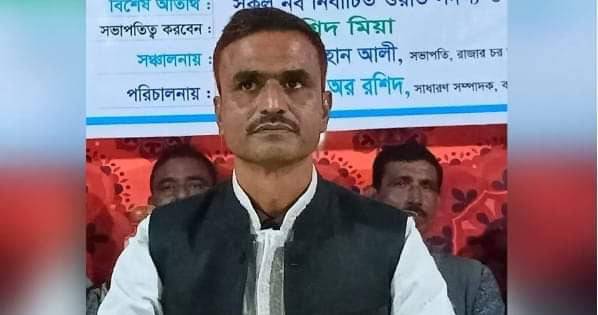 গাইবান্ধায় ত্রাণের চাল বিতরণ না করে গুদামজাত করায় চেয়ারম্যানকে শোকজ