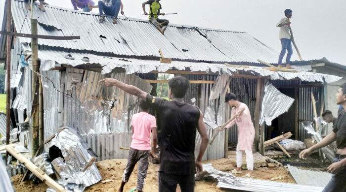 কমলগঞ্জে দলবল নিয়ে সশস্ত্র হামলা চালিয়ে বসতঘর ভাঙ্গচুর আহত-১