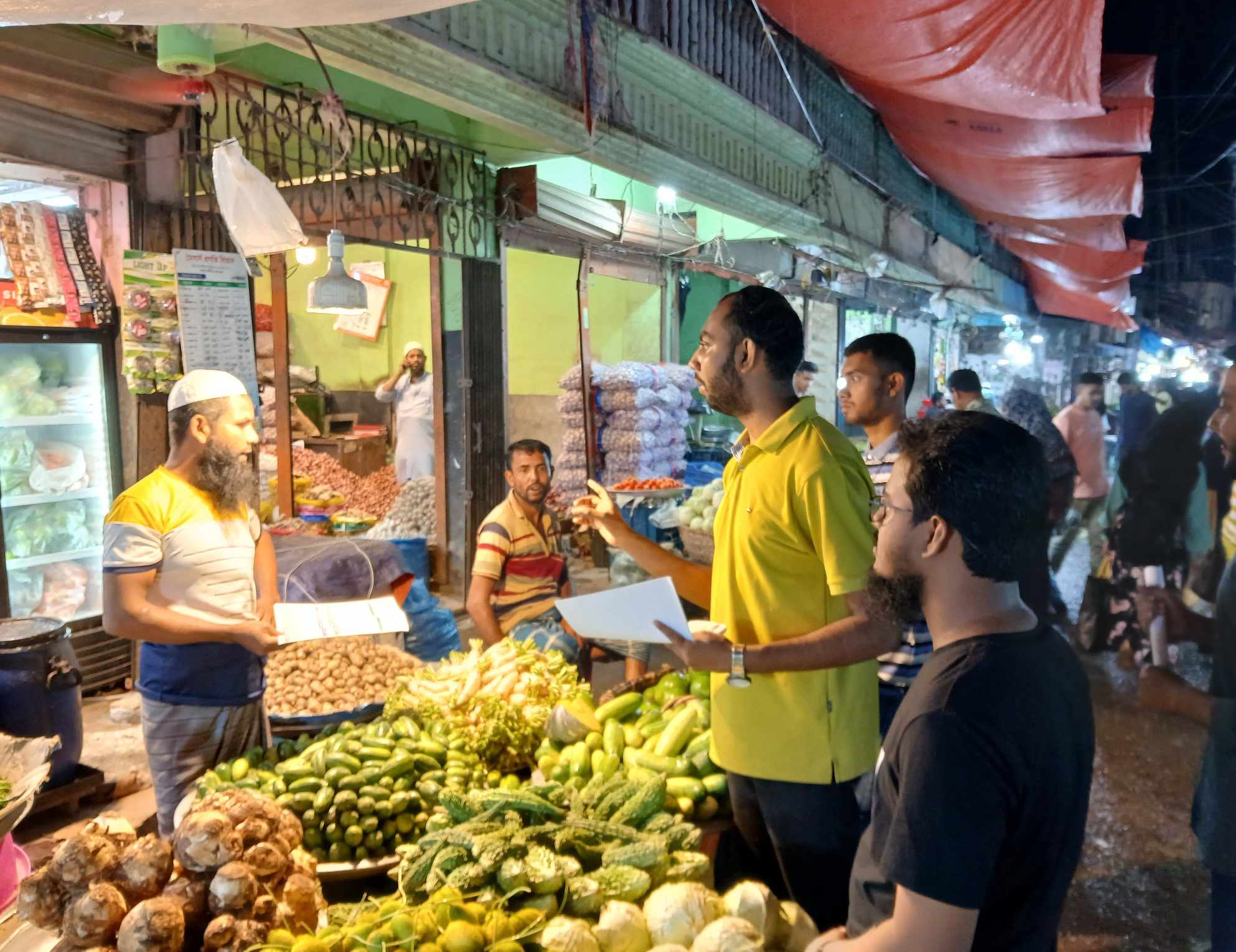 ভোলায় পলিথিনের ব্যবহার বন্ধে ইয়ুথ নেটওয়ার্ক ফর ডেভেলপমেন্ট এর উদ্যোগে সচেতনতামূলক লিফলেট বিতরণ