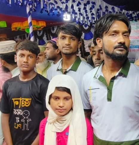 চাঁপাইনবাবগঞ্জে হিন্দু ধর্ম ত্যাগ করে ইসলাম ধর্ম গ্রহণ করেছেন একই পরিবারের ৪ সদস্য