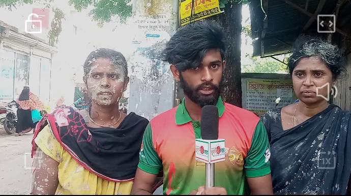 বটিয়াঘাটা উপজেলায় তুচ্ছ ঘটনাকে কেন্দ্র করে মুক্তিযোদ্ধা পরিবারের উপর হামলা