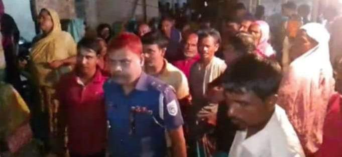 লাঠির আঘাতে দাদার মৃত্যু নাতি-নাতবৌ আটক