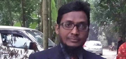 পরকীয়া করতে গিয়ে ধরা খেলেন ইউপি সচিব ভিডিও ভাইরাল