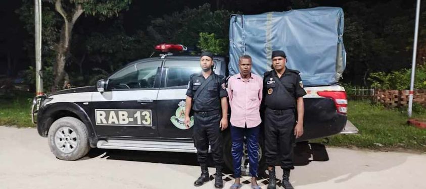 গাইবান্ধায় র‍্যাবের অভিযানে ২০০ বোতল ফেন্সিডিলসহ কারবারি আলম গ্রেফতার