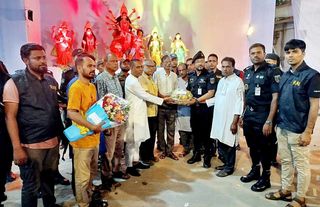 র‌্যাব-৭ এর অধিনায়কের চট্টগ্রাম শারদীয় দূর্গা পূজা উপলক্ষে পূজা মন্ডপ পরিদর্শন ও শুভেচ্ছা বিনিময়