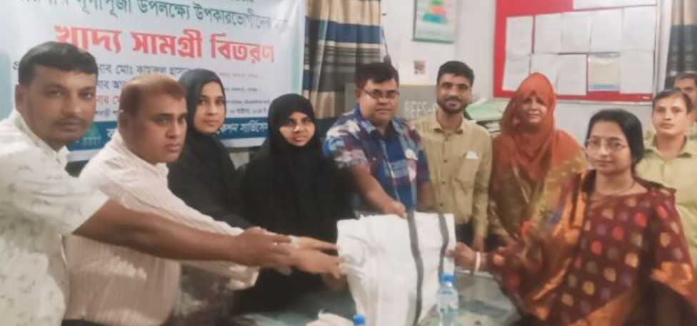 গাইবান্ধার পলাশবাড়ীতে বিজের খাদ্য সামগ্রী বিতরণ