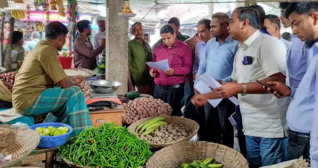 গাইবান্ধায় বাজার মনিটরিং করলেন প্রশাসন