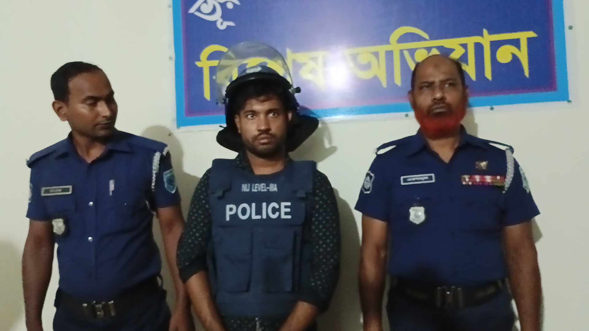 কুড়িগ্রামের ভূরুঙ্গামারীতে মহানবী (সাঃ) কে নিয়ে ফেসবুকে কটুক্তিকারী ১ জন গ্রেফতার