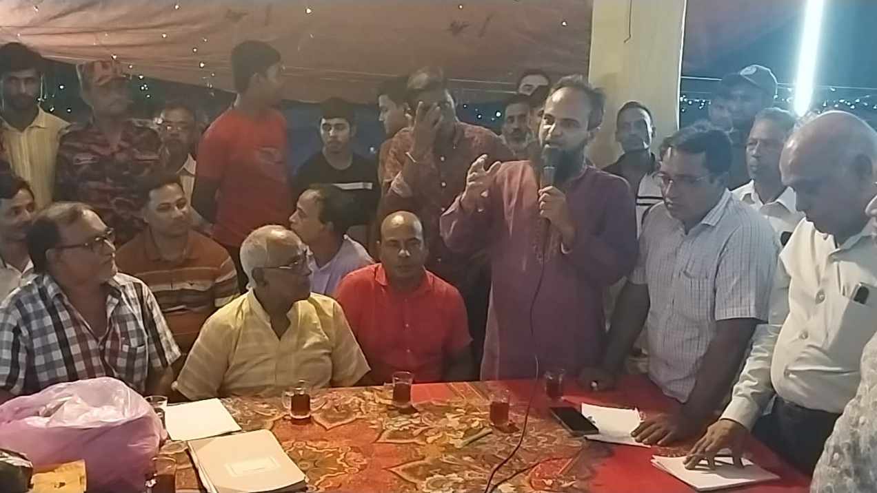 কেন্দুয়ায় বিভিন্ন পূজামন্ডপ পরিদর্শনে বাজার কমিটির সদস্য সচিব 