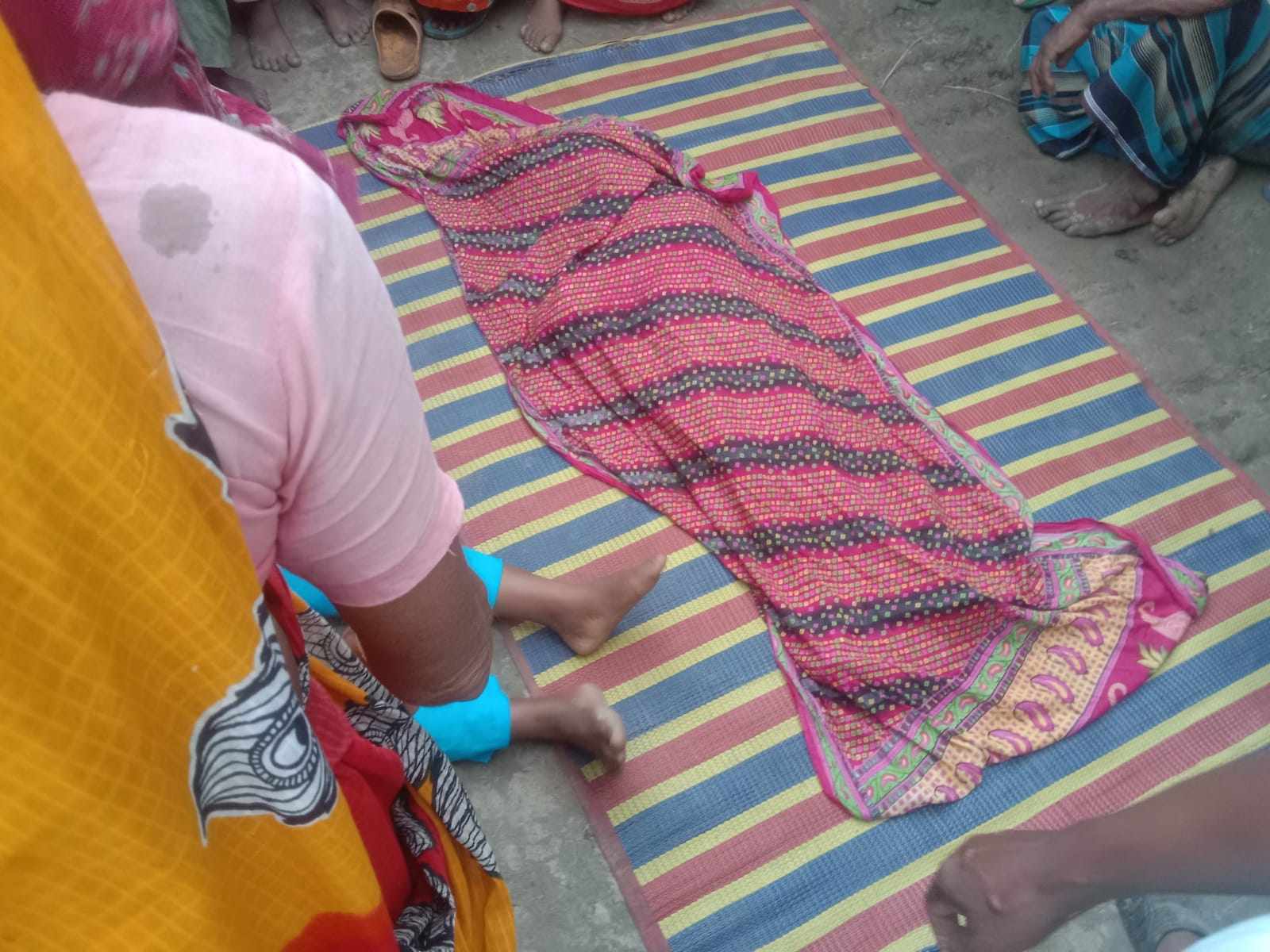 বদলগাছীতে ট্রাকের চাকায় পিষ্ট হয়ে ছয় বছরের শিশুর মৃত্যু