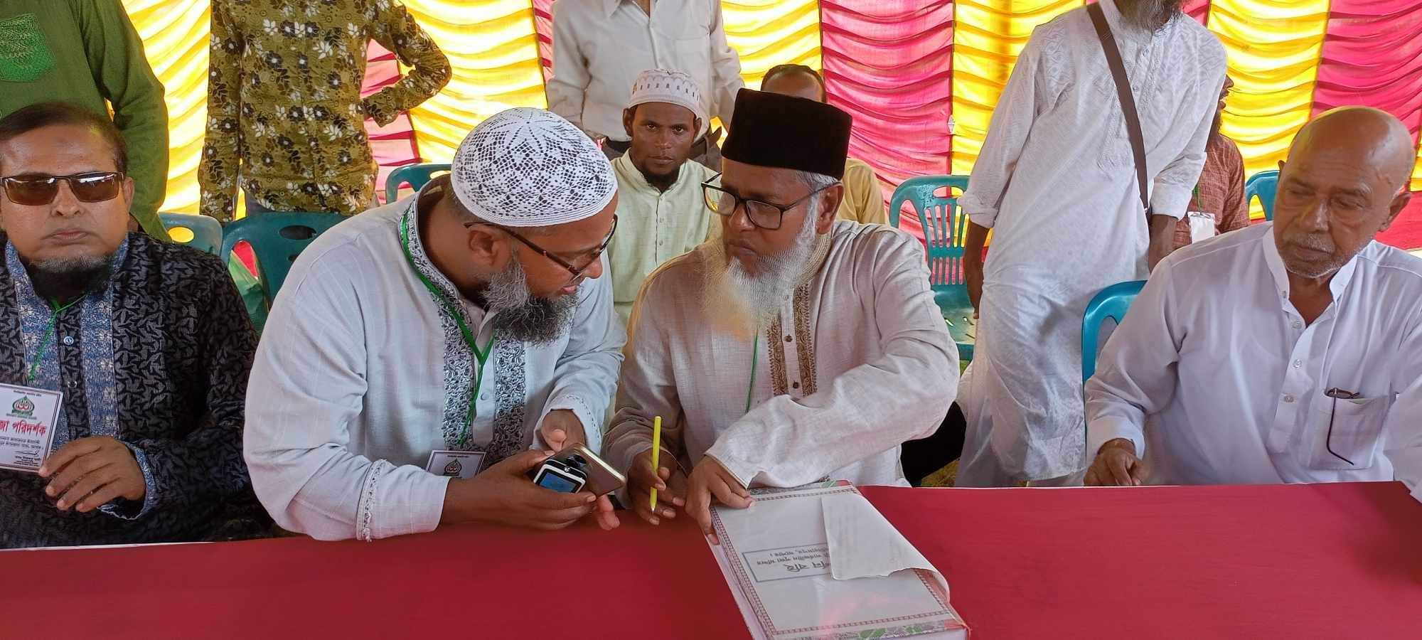 জামায়াতের সুরা সদস্য এ্যাডঃ গাজী এনামুল হক ও মনিরামপুর থানা আমিরের পুজা মন্দির ও বন্যা দুর্গত এলাকা পরিদর্শন