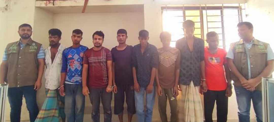 গাইবান্ধায় ডিবি পুলিশের ফাঁদে ৮ জুয়াড়ি