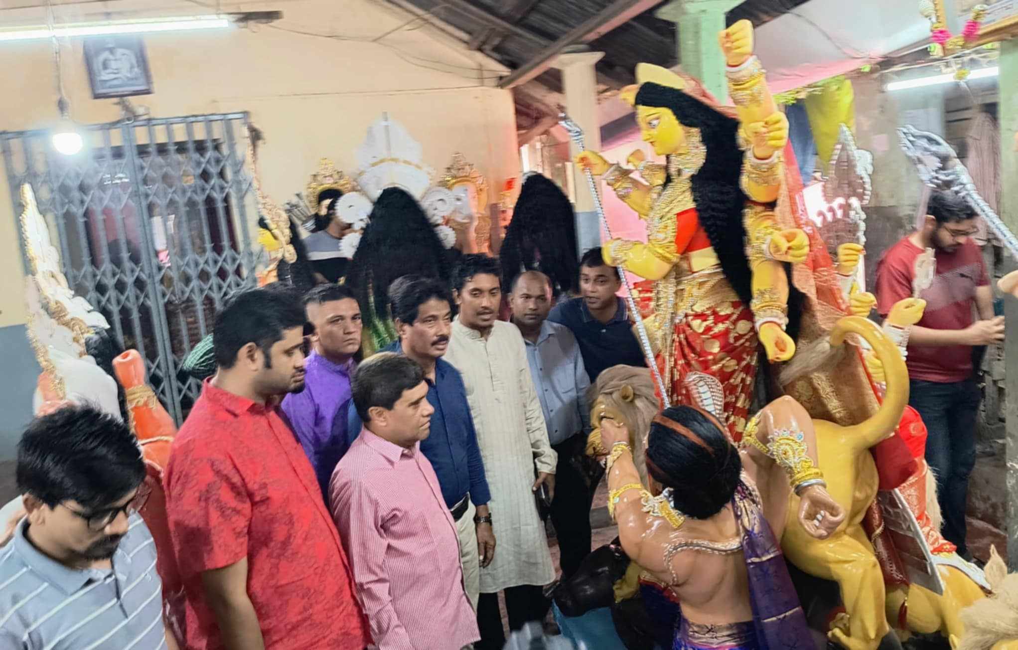 নির্বিঘ্নে দুর্গোৎসব পালনে বিএনপি হিন্দু সম্প্রদায়ের পাশে আছে:- মাহবুবের রহমান শামীম