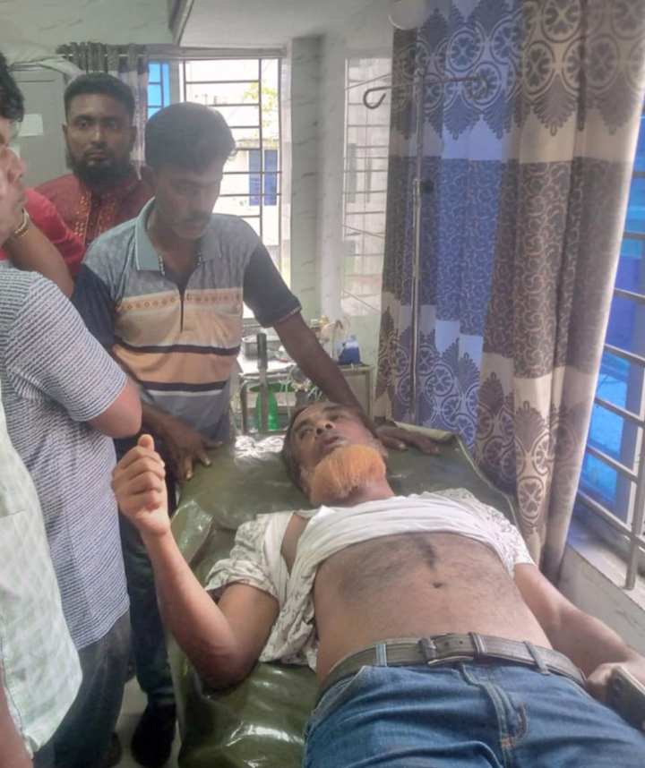 বটিয়াঘাটায় বিএনপির মন্দির কমিটির সাথে মতবিনিময় সভায় দুই গ্ৰুপের সংঘর্ষ