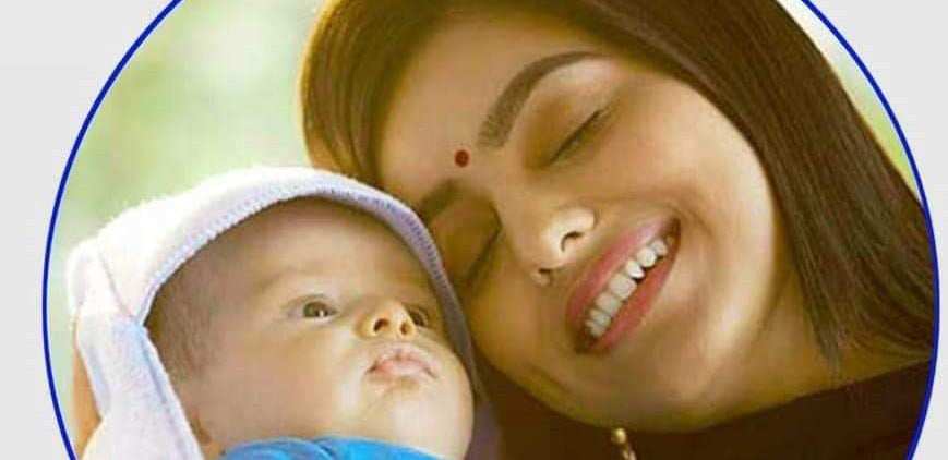 মায়ের হাসির কাছে হার মানে পূর্ণিমার চাঁদের আলো