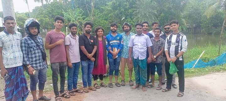 ছাত্র সমন্নয়কদের জলাবদ্ধ এলাকা পরিদর্শন