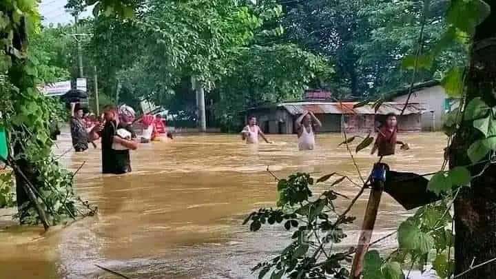 শেরপুরে নদীর পানি কমলেও ঢলের পানিতে নতুন নতুন এলাকা প্লাবিত; মৃত্যু সংখ্যা বেড়ে ৮জন