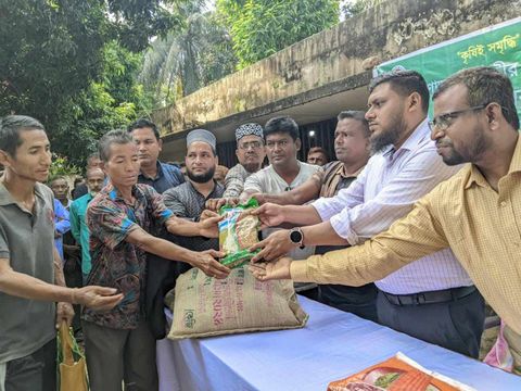 লংগদুতে কৃষকদের মাঝে কৃষি প্রণোদনা বিতরণ