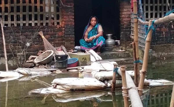 স্থায়ী জলাবদ্ধতায় রুপ নিয়েছে মনিরামপুরের দৃর্বাডাম্গা ইউনিয়ন