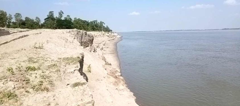 গাইবান্ধার সুন্দরগঞ্জে অসময়ে তিস্তার ভাঙন