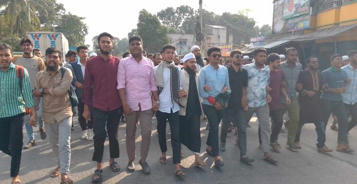 যশোরের মনিরামপুরে ইসকনের বিরুদ্ধে ছাত্র-সমাজের  মিছিল  অনুষ্ঠিত
