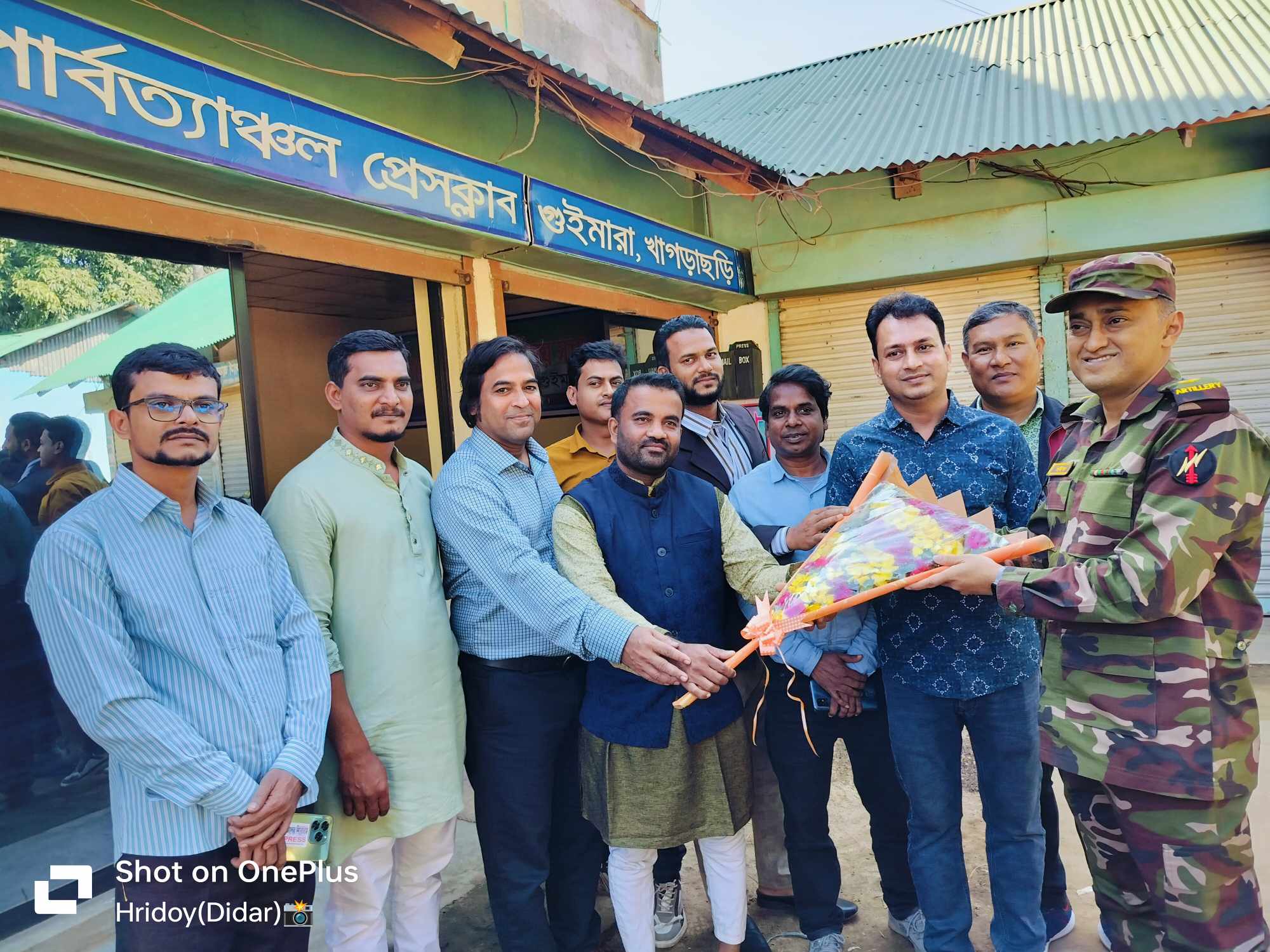 গুইমারায় সাংবাদিকদের সাথে সেনা কর্মকর্তার মতবিনিময় সভা অনুষ্ঠিত