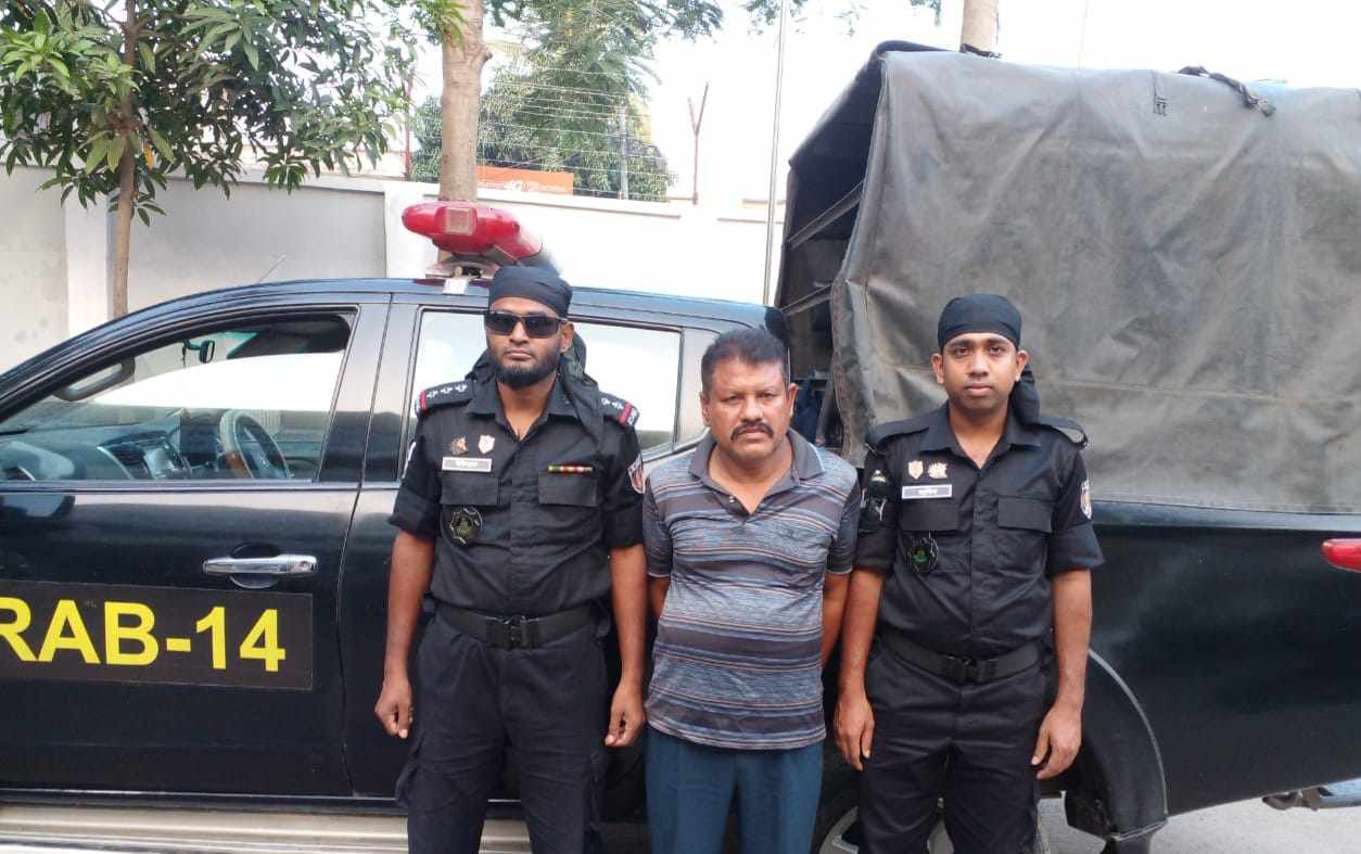 শেরপুরে ছাত্র হত্যা মামলার আসামি মুকুল দফাদারকে গ্রেফতার করেছে র‍্যাব-১৪