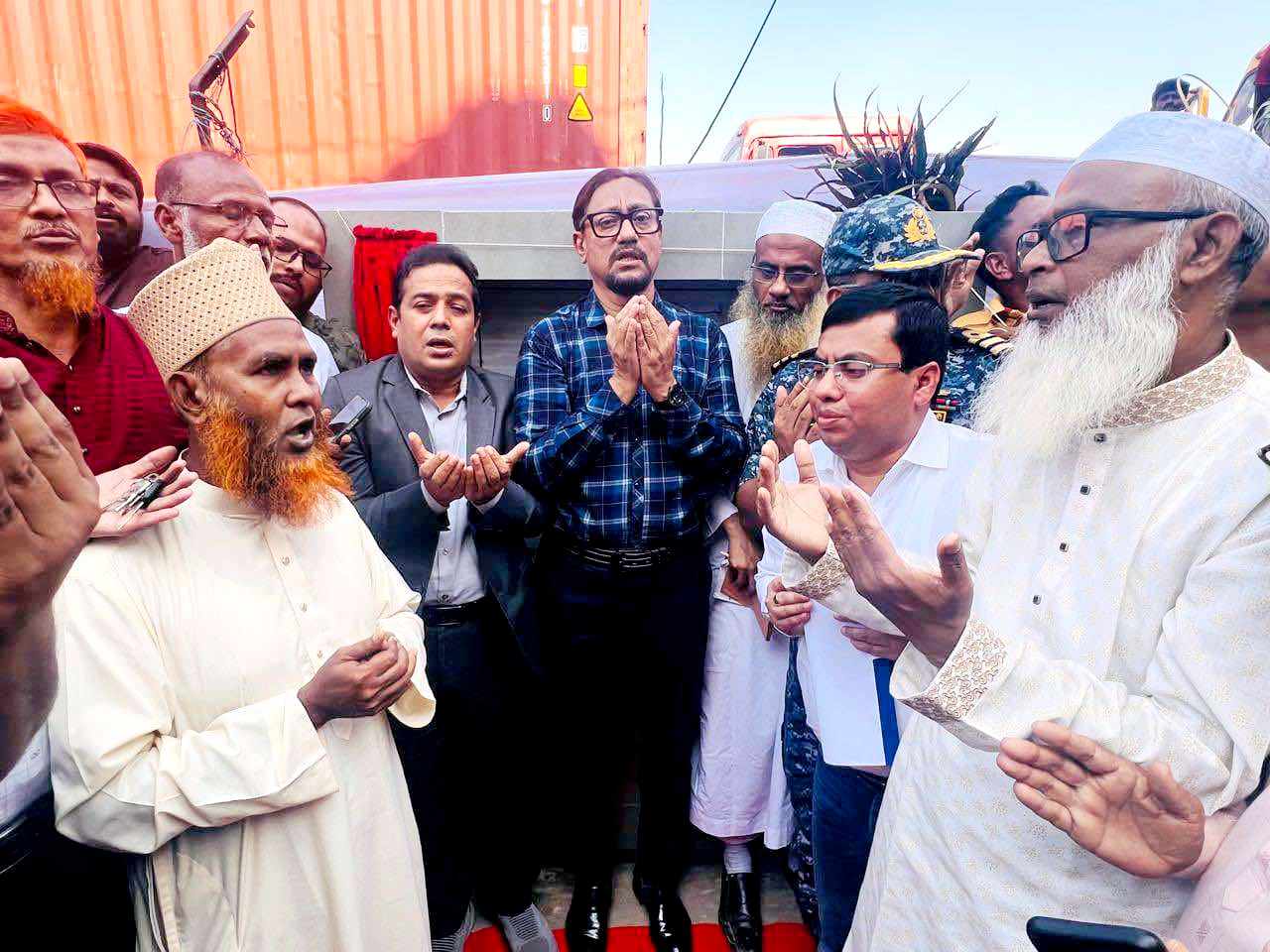 নগরীতে ৩ প্রকল্পের ভিত্তি প্রস্তর স্থাপন করলেন চসিক মেয়র ডা. শাহাদাত