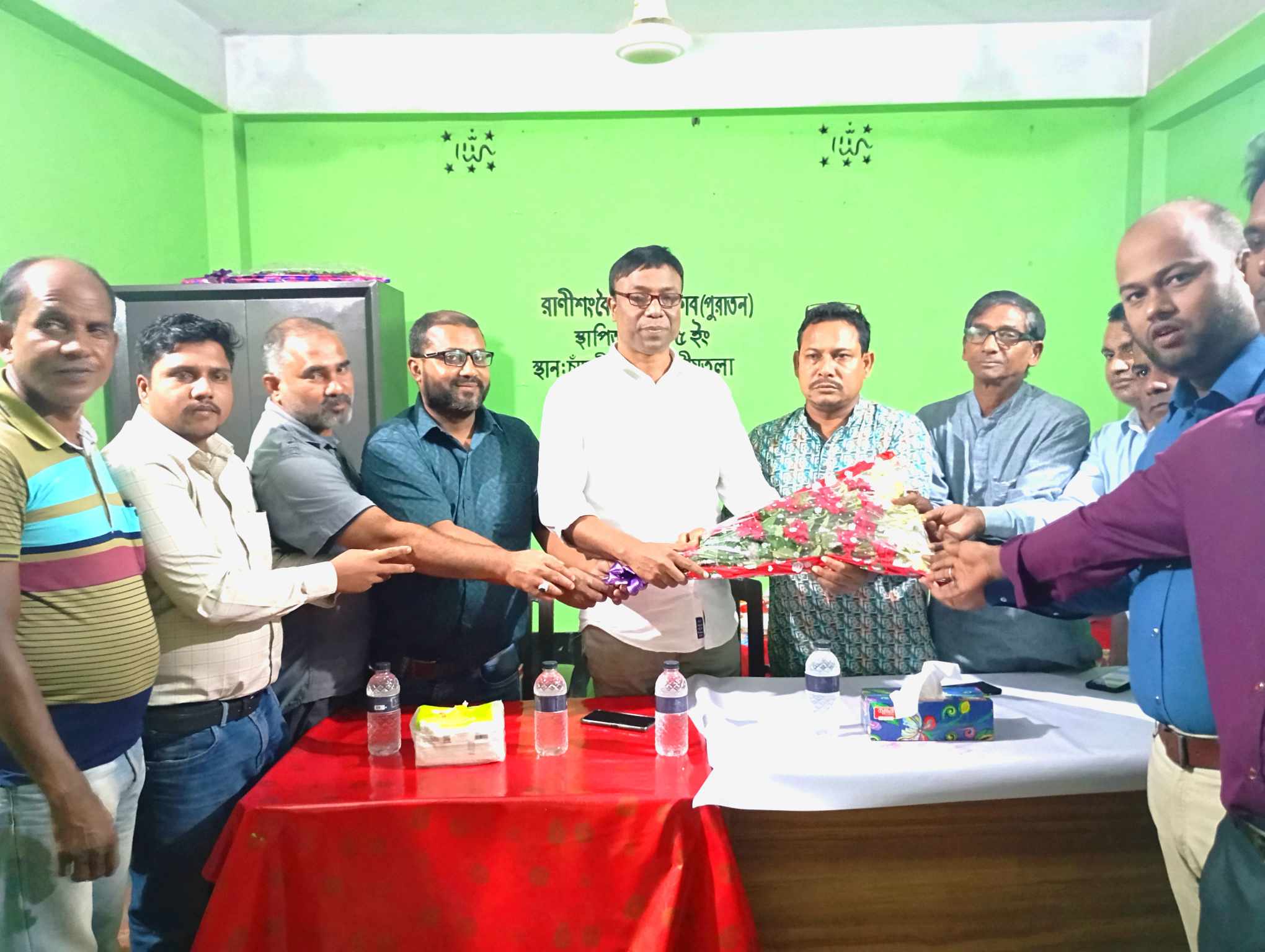 রাণীশংকৈল প্রেসক্লাবে সাংবাদিকদের সাথে নবাগত ওসি’র মতবিনিময়