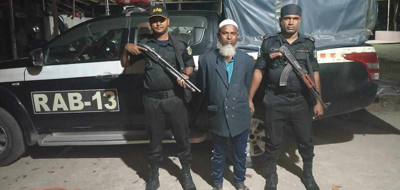 আদালতে আত্মসমর্পণ না করে পলাতক ছিলেন জাহিদুল